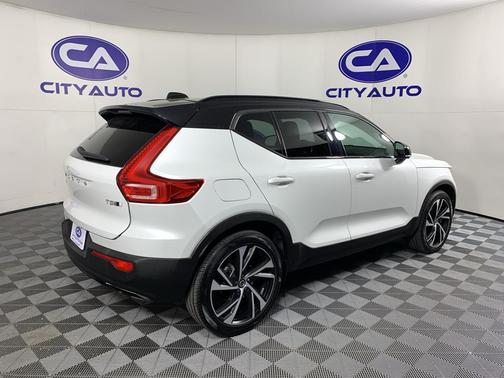 2020 Volvo XC40 T5 R-Design