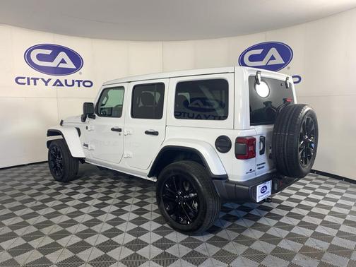 2025 Jeep Wrangler 4xe Sahara