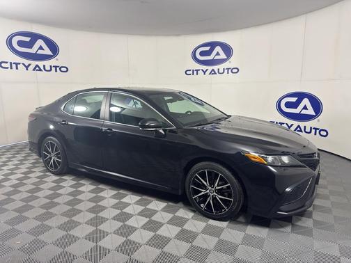 Midnight Black Metallic 2024 Toyota Camry SE