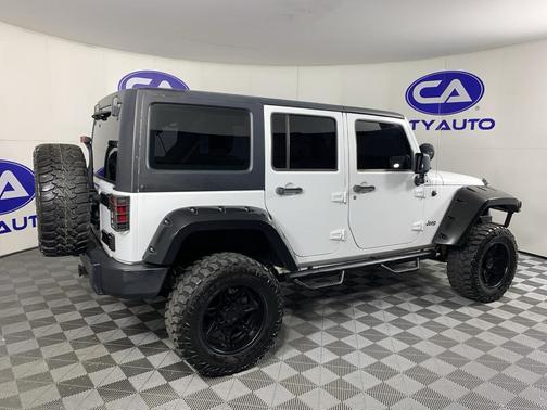 Bright White Clearcoat 2014 Jeep Wrangler Unlimited Sport