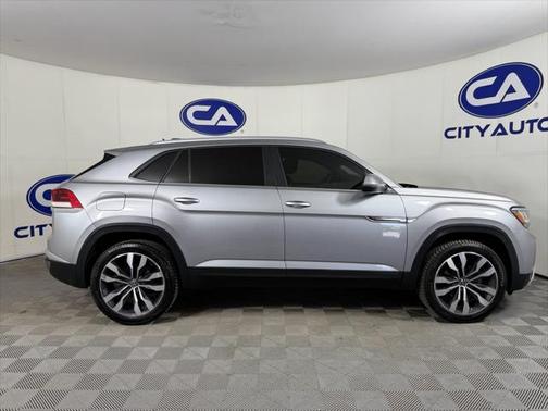 2020 Volkswagen Atlas Cross Sport 2.0T SE