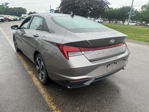 Fluid Metal 2021 Hyundai ELANTRA SEL