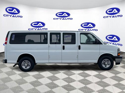 2017 Chevrolet Express 3500 LT