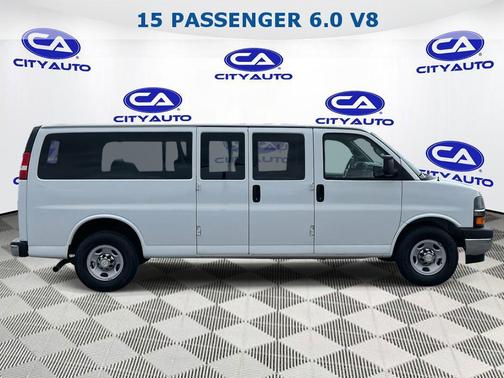 2017 Chevrolet Express 3500 LT