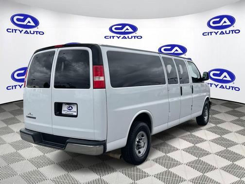 2017 Chevrolet Express 3500 LT