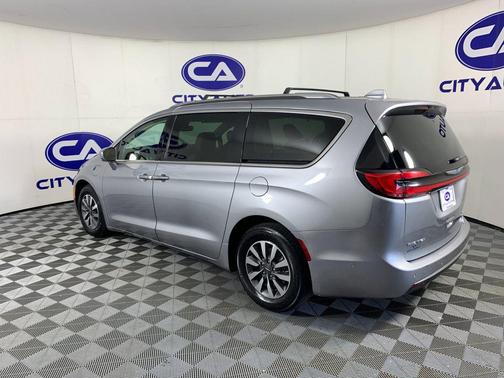 Billet Silver Metallic Clearcoat 2021 Chrysler Pacifica Hybrid Touring L