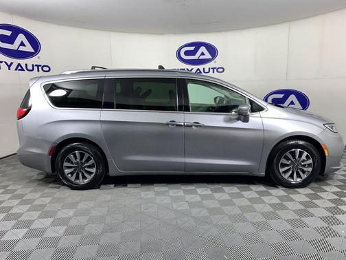 Billet Silver Metallic Clearcoat 2021 Chrysler Pacifica Hybrid Touring L