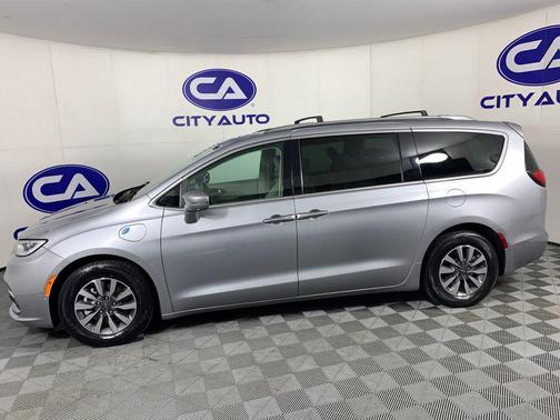 Billet Silver Metallic Clearcoat 2021 Chrysler Pacifica Hybrid Touring L