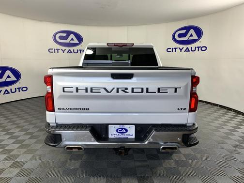 Iridescent Pearl Tricoat 2022 Chevrolet Silverado 1500 LTZ