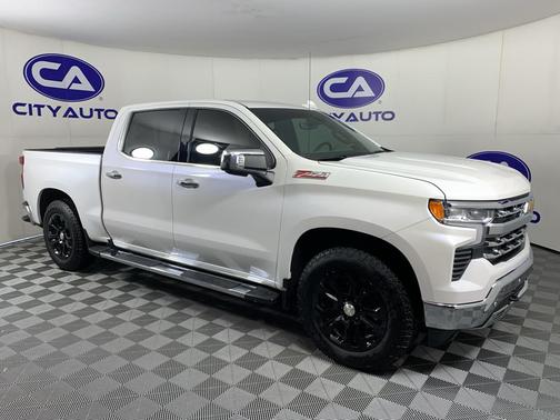 Iridescent Pearl Tricoat 2022 Chevrolet Silverado 1500 LTZ