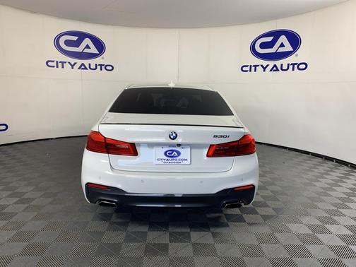 Alpine White 2019 BMW 530 530i