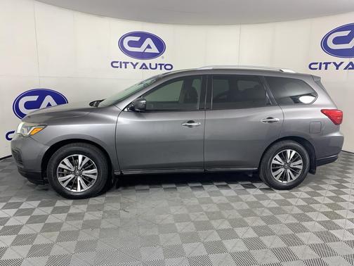Gun Metallic 2020 Nissan Pathfinder S 2WD