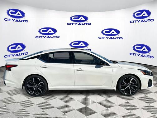 2023 Nissan Altima SR FWD