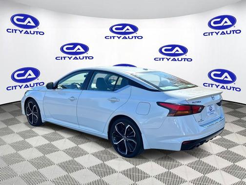 2023 Nissan Altima SR FWD