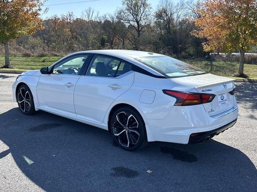 2023 Nissan Altima SR FWD