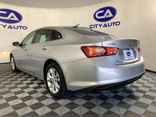 Silver Ice Metallic 2022 Chevrolet Malibu FWD LT