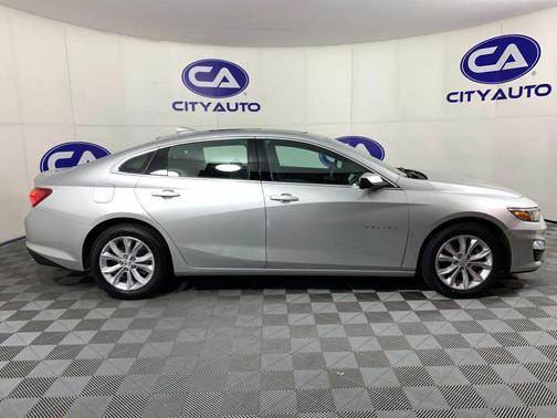 Silver Ice Metallic 2022 Chevrolet Malibu FWD LT