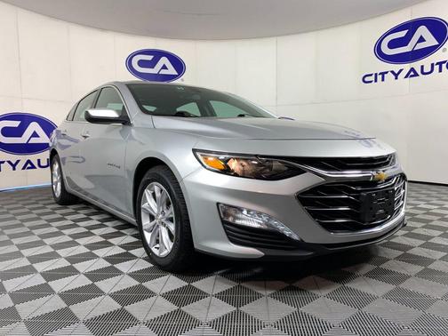 Silver Ice Metallic 2022 Chevrolet Malibu FWD LT
