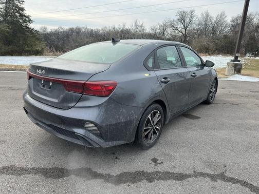 2022 Kia Forte LXS