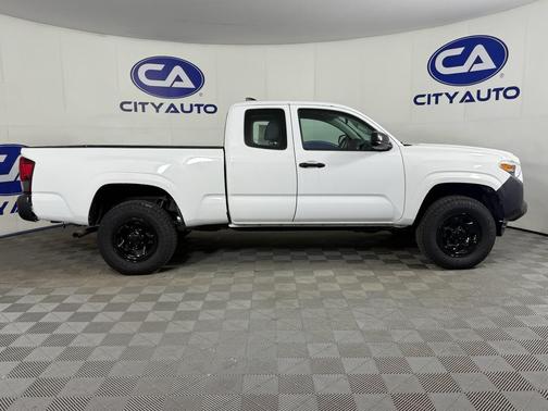 2018 Toyota Tacoma SR
