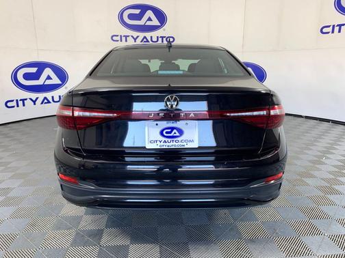 Deep Black Pearl 2025 Volkswagen Jetta 1.5T Sport