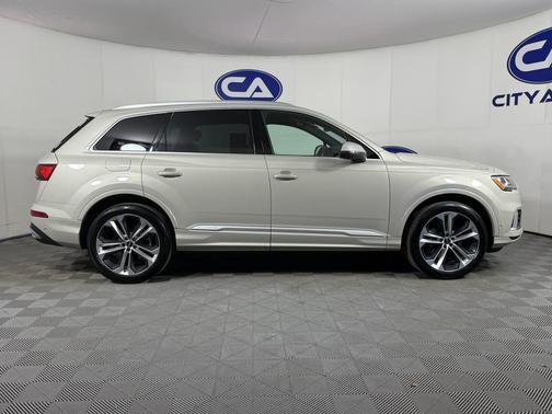 2022 Audi Q7 55 Premium Plus