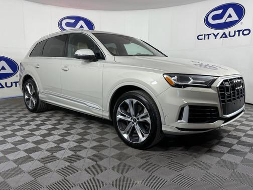2022 Audi Q7 55 Premium Plus