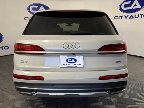 2022 Audi Q7 55 Premium Plus