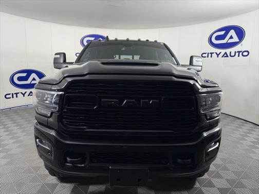 2023 RAM 3500 Limited Mega Cab 4x4 6'4' Box