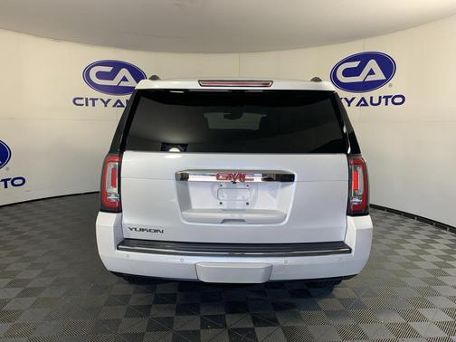 White Frost Tricoat 2020 GMC Yukon Denali