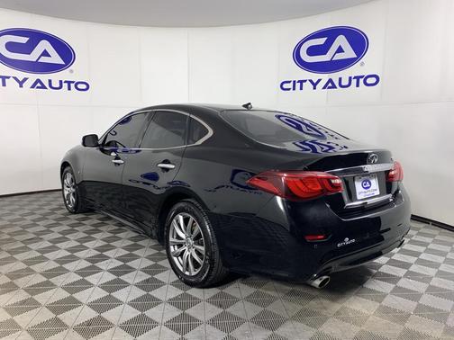 2015 INFINITI Q70 3.7