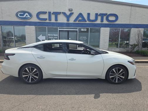 Pearl White Tricoat 2022 Nissan Maxima SV Xtronic CVT