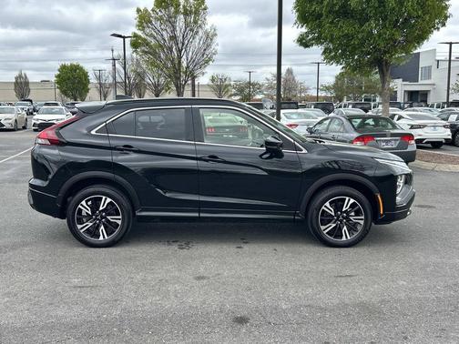 Labrador Black Pearl 2025 Mitsubishi Eclipse Cross SEL