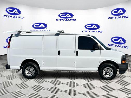 2023 GMC Savana 2500 Work Van