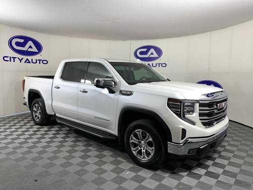 White Frost Tricoat 2024 GMC Sierra 1500 SLT