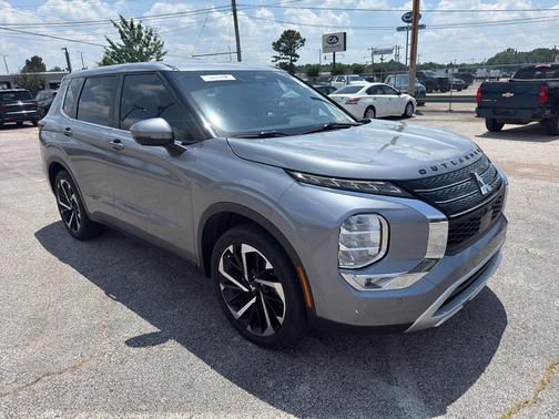 Mercury Gray Metallic 2022 Mitsubishi Outlander SE
