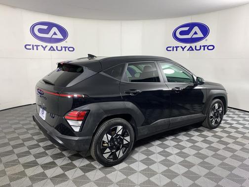 Abyss Black Pearl 2024 Hyundai KONA SEL