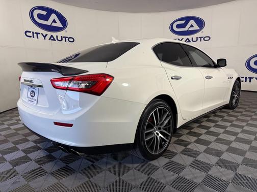 2016 Maserati Ghibli Base