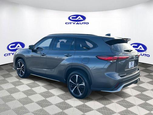 2022 Toyota Highlander XSE