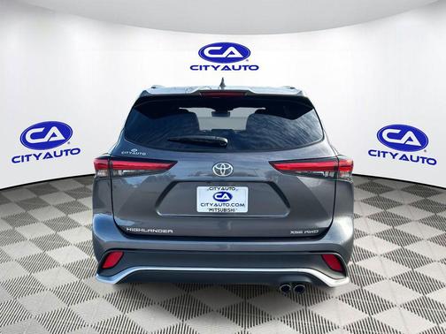 2022 Toyota Highlander XSE