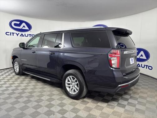 2023 Chevrolet Suburban LT