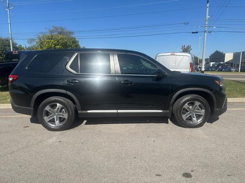 2023 Honda Pilot AWD EX-L 7 Passenger