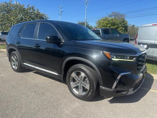 2023 Honda Pilot AWD EX-L 7 Passenger