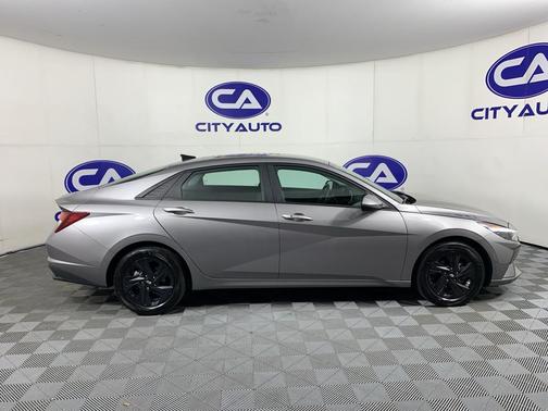 Fluid Metal 2023 Hyundai ELANTRA SEL