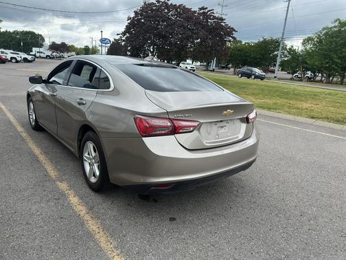 Mineral Gray Metallic 2022 Chevrolet Malibu FWD LT