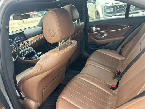 2017 Mercedes-Benz E-Class 4MATIC