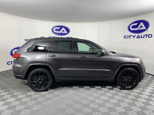 Granite Crystal Metallic Clearcoat 2019 Jeep Grand Cherokee Altitude