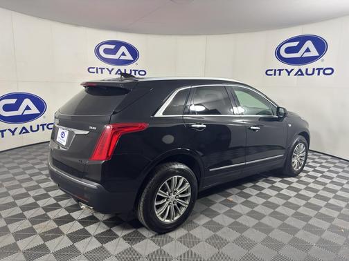 Stellar Black Metallic 2017 Cadillac XT5 Luxury