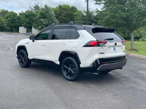 Blizzard Pearl/Midnight Black Metallic 2021 Toyota RAV4 Hybrid SE