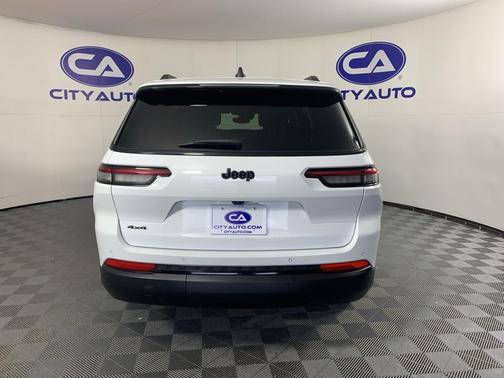 Bright White Clearcoat 2023 Jeep Grand Cherokee L Altitude